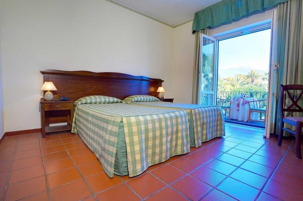 Orizzonte Acireale Hotel Exteriör bild